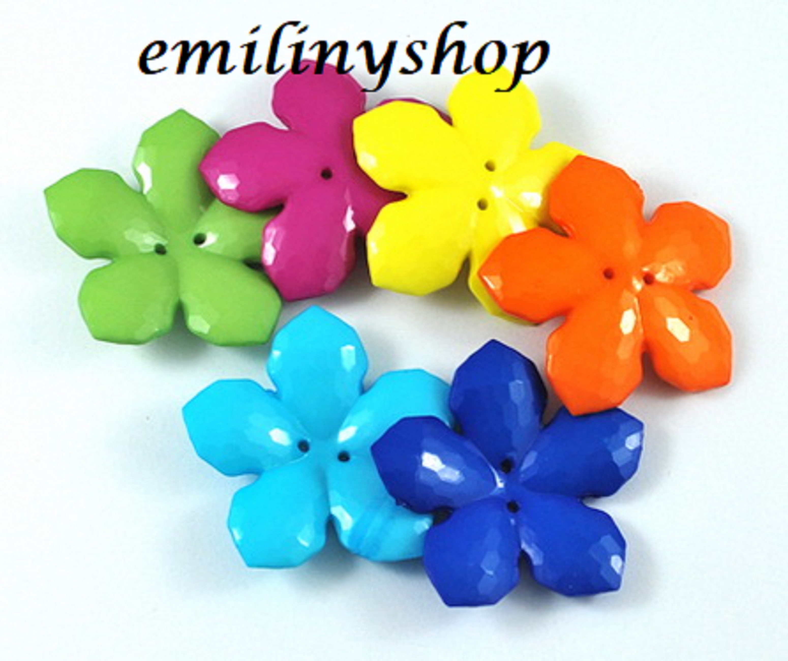 https://www.emilinyshop.com/2057/lot-de-5-gros-boutons-fleur-40-mm-2-trous-couture-mercerie-accessoire-neuf.jpg